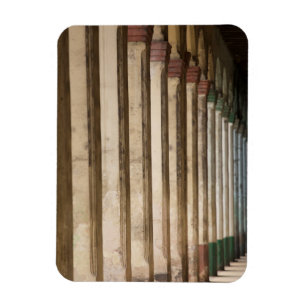 Building columns, Havana, Cuba Magnet