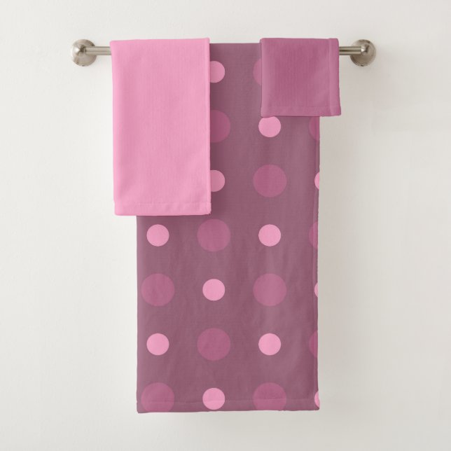 Burgundy and pink dots bath towel set (Insitu)