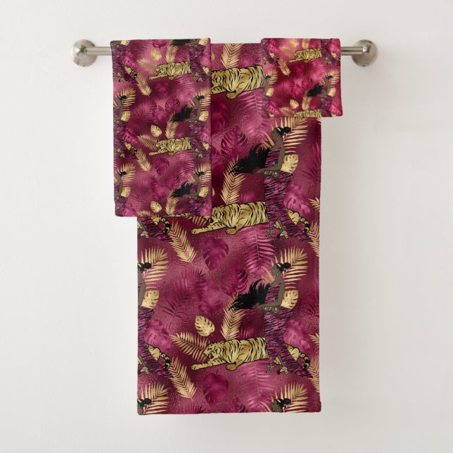 Burgundy gold tiled pattern bath towel set (Insitu)