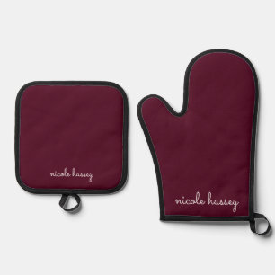Burgundy Script   Stylish Monogram Modern Oven Mitt & Pot Holder Set