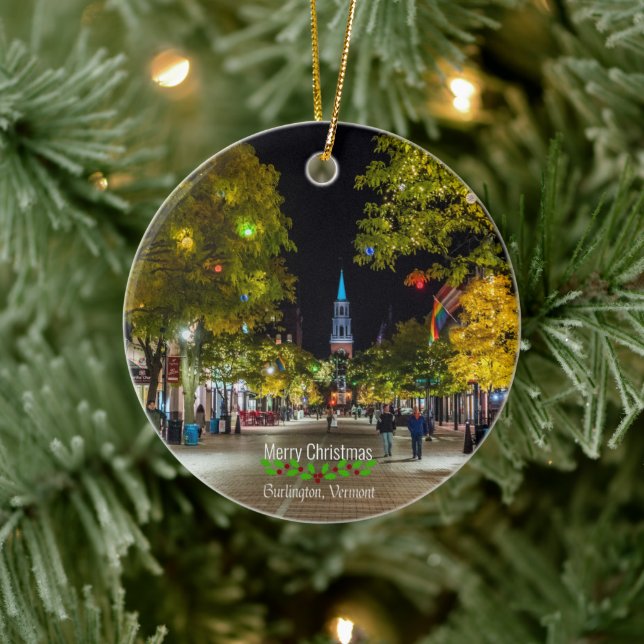Burlington, Vermont Christmas Greetings. Ceramic Ornament (Tree)