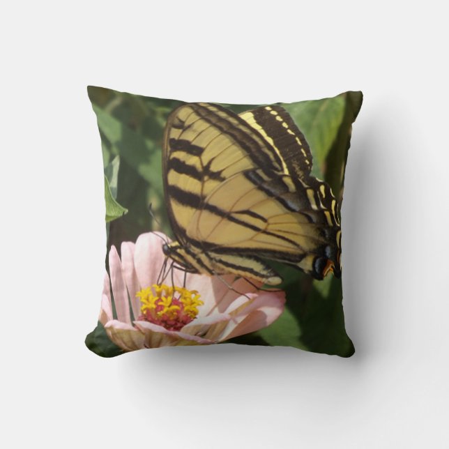 Butterfly throw pillow (Front)