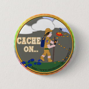 CACHE ON! GEOCACHING CHICK GIRL BRUNETTE 6 CM ROUND BADGE