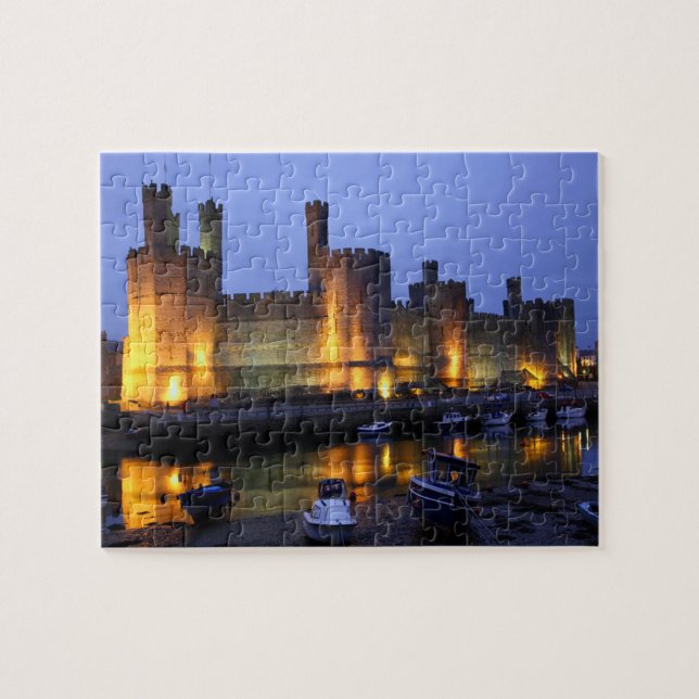 Caernarfon castle at dusk. jigsaw puzzle (Horizontal)