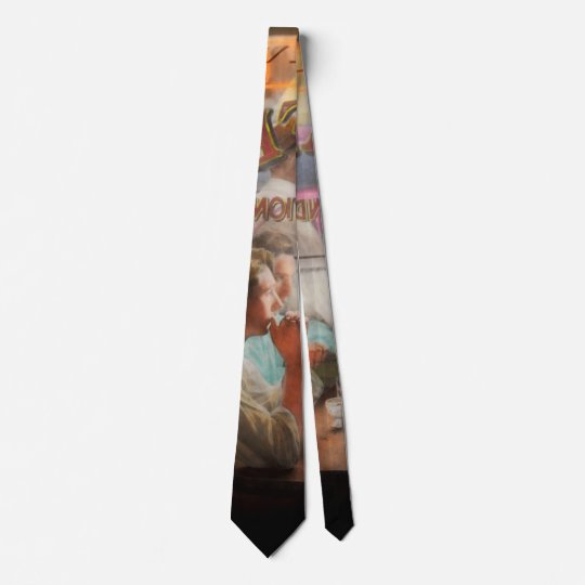 Cafe - Cold drinks with friends 1941 Tie