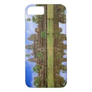 Cambodia, Kampuchea, Angkor Wat temple. iPhone 8/7 Case
