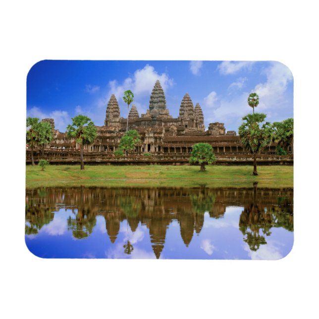 Cambodia, Kampuchea, Angkor Wat temple. Magnet (Horizontal)