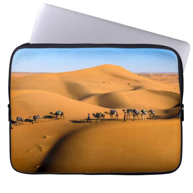 camels on desert under blue sky laptop sleeve (Front)