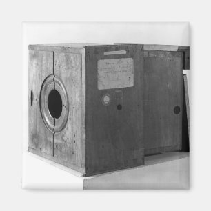 Camera of Joseph Nicephore Niepce, c.1816-22 Magnet