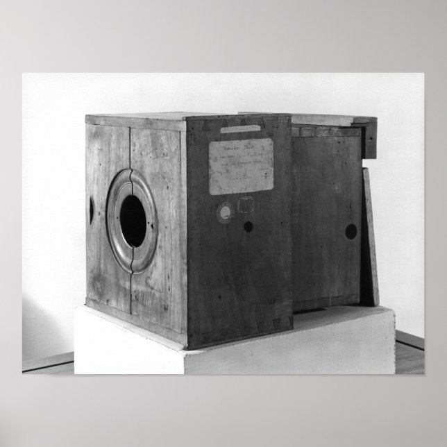 Camera of Joseph Nicephore Niepce, c.1816-22 Poster (Front)