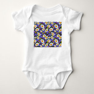 Camomile, wild flowers: seamless pattern. baby bodysuit