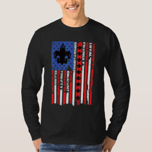 Camping Hiking Scouting Vintage America Flag Scout T-Shirt
