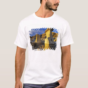 Canada, Alberta, Drumheller. Hoodoos. T-Shirt