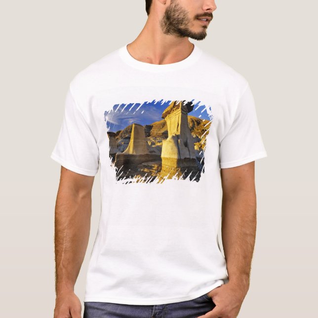 Canada, Alberta, Drumheller. Hoodoos. T-Shirt (Front)