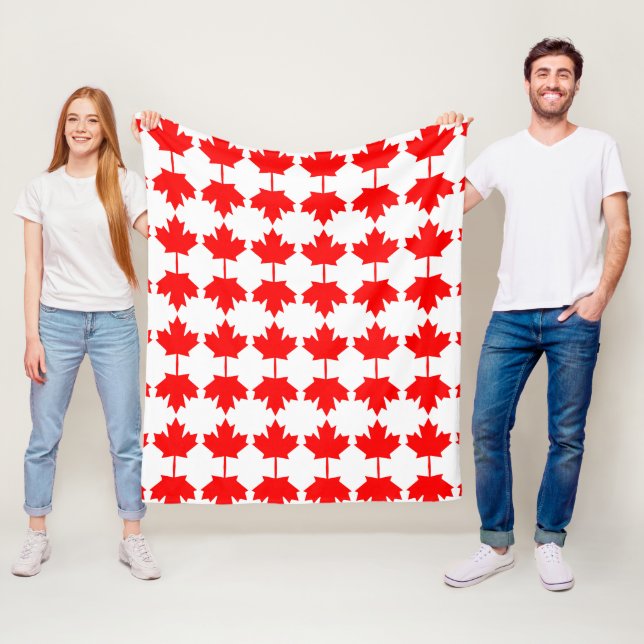 Canada flag pattern fleece blanket (In Situ)