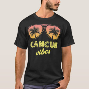 Cancun Summer Vibes Beach Family Vacation 2022  T-Shirt