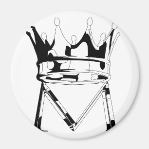 CAPITAL LETTER M WITH CROWN BLACK AND WHIT MAGNET