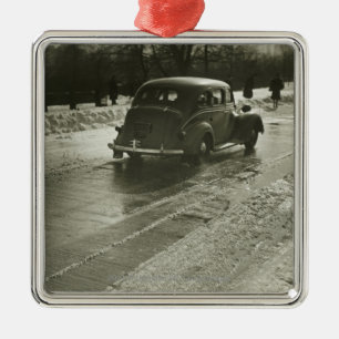 Car on road metal tree decoration