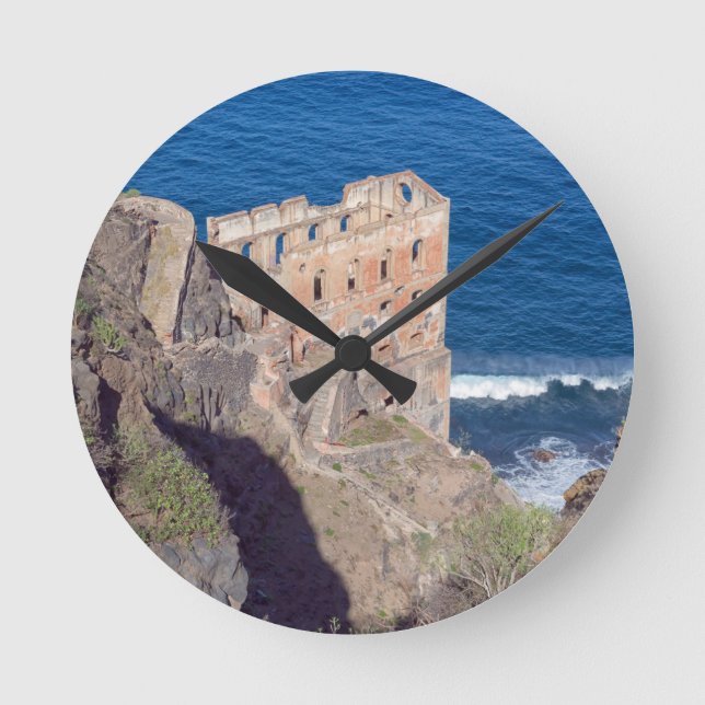 Casa Hamilton Round Clock (Front)