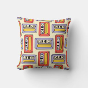 Cassette tapes retro seamless pattern. Vintage des Cushion