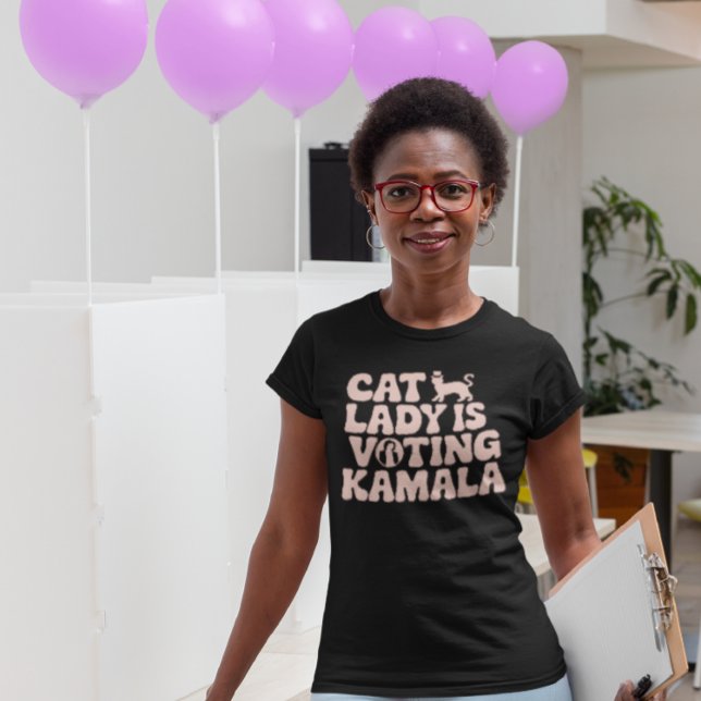 Cat lover expresses support for Kamala's campaign T-Shirt (Creator Uploaded)