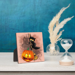Cat Scared by Pumpkin Fun Halloween Character Plaque