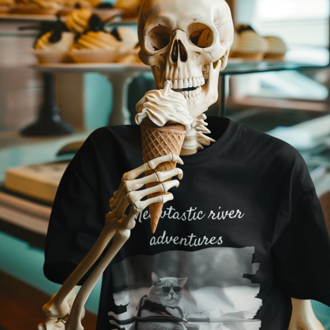 cat selfi meme-funny cat selfie kayak paddle T-Shirt (Creator Uploaded)