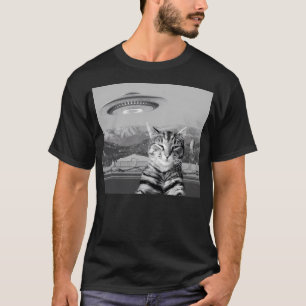 Cat Selfie Alien Spaceship Ufo Mountains Plane Mil T-Shirt