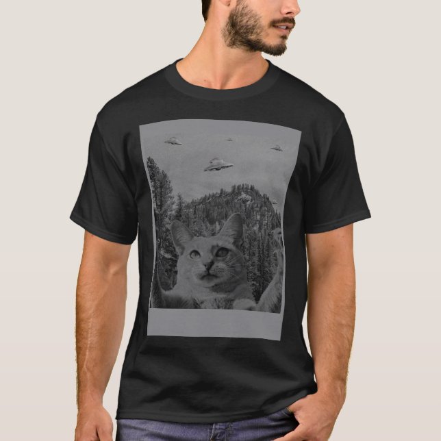 Cat Selfie Meme UFO Sighting Alien Conspiracy Sci  T-Shirt (Front)