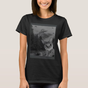Cat Selfie UFO Sighting  Alien Conspiracy Sci Fi L T-Shirt