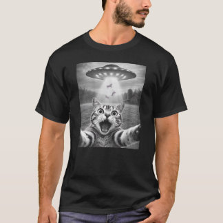 Cat Selfie with Alien UFO Funny Cat Aliens T-Shirt