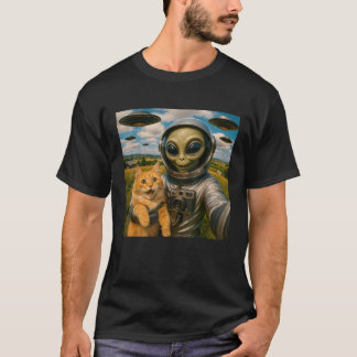 Cat Selfie With Alien UFO Funny Cat Gift For Men W T-Shirt