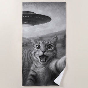 Cat Selfie With Alien UFO Funny Cat Gifts Beach Towel