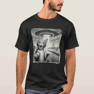 Cat Selfie With Alien UFO Funny Cat Gifts For Men T-Shirt
