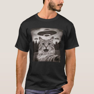 Cat Selfie With Alien UFO Funny Cat Gifts For Men T-Shirt