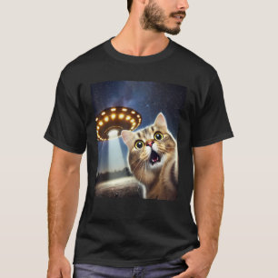 Cat Selfie With Alien UFO Funny Cat Gifts For Men T-Shirt