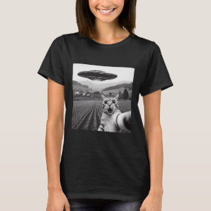 Cat Selfie With Alien Ufo Funny Cat Gifts For Men  T-Shirt