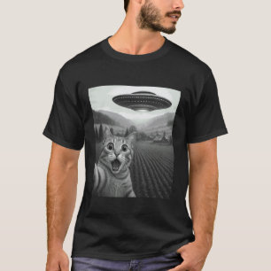 Cat Selfie with Alien UFO Funny Cat Humour Meme Fu T-Shirt