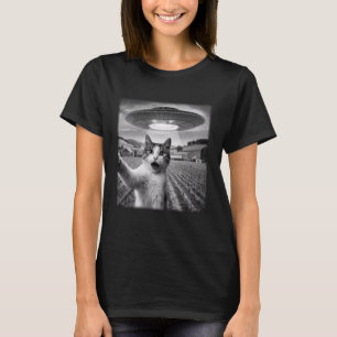 Cat Selfie with Alien UFO Funny Cat Meme for Men W T-Shirt