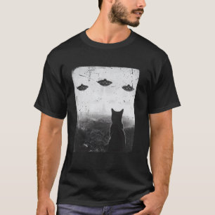 Cat Selfie With Alien UFO Lover Gift Funny Space C T-Shirt