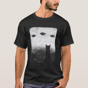 Cat Selfie With Alien UFO Lover Gift Funny Space C T-Shirt
