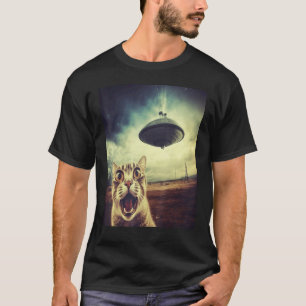 Cat Selfie with UFOs Alien Extraterrestrial UFO Be T-Shirt