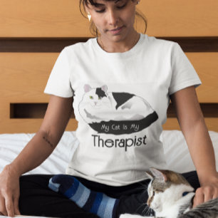 Cat Therapist - funny quote T-Shirt