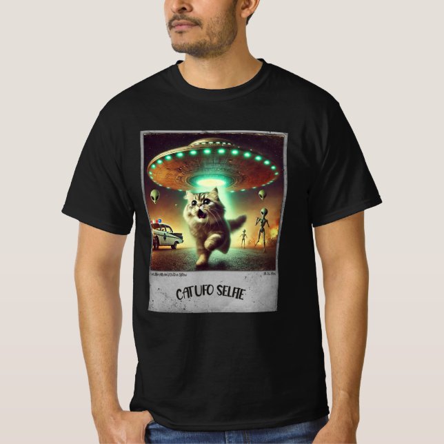 Cat UFO Selfie: Scared Kitty (Man t-shirt) #09 T-Shirt (Front)