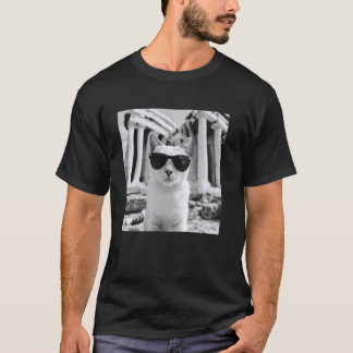Cat Wearing Sunglasses At The Ephesus In Türkiye O T-Shirt