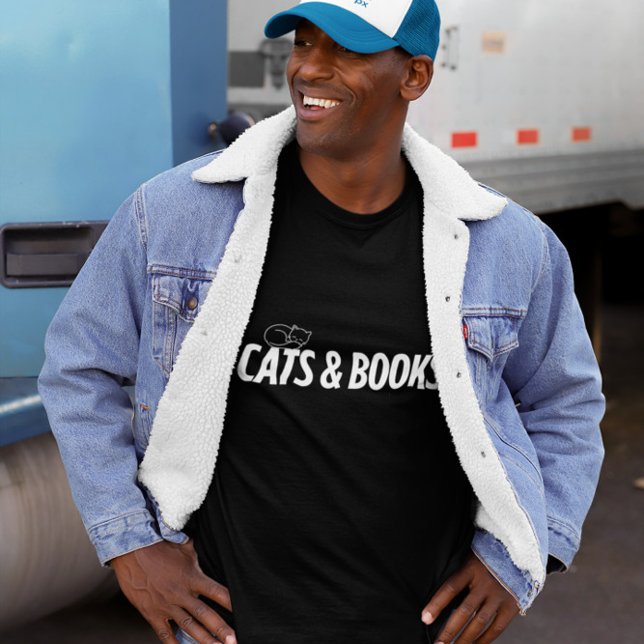 Cats & Books – Cosy Minimalist Design T-Shirt (Creator Uploaded)