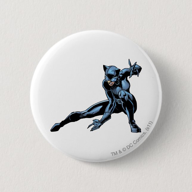 Catwoman crouches 6 cm round badge (Front)