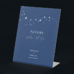 Celestial Elegant Navy Blue Wedding Favours Pedestal Sign<br><div class="desc">Invite your guests to a night of romance and starlight with this celestial elegant navy blue wedding favours pedestal sign from the Celestial Elegant Wedding Collection. Featuring a deep navy background adorned with twinkling stars and refined typography, this modern celestial design is perfect for couples who love a minimalist yet...</div>
