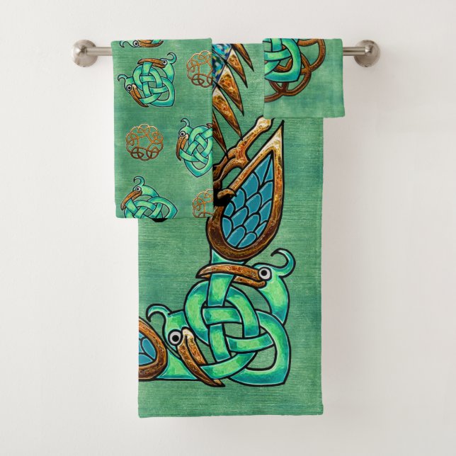 Celt and Feathers Bath Towel Set (Insitu)