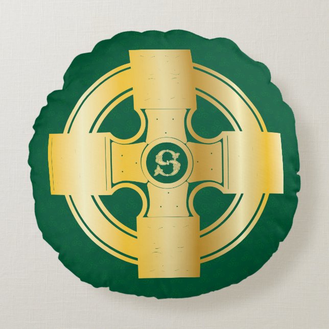 Celtic Cross Celtic Knot Letter S Monogram Round Cushion (Front)